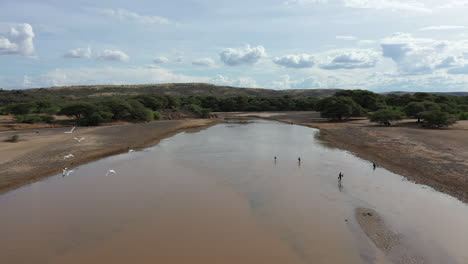 Desierto-Kenia,-áfrica-Paisaje-De-Un-Río