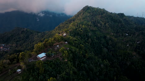 el punto de vista dulce de lahangan al amanecer, amed, bali en indonesia
