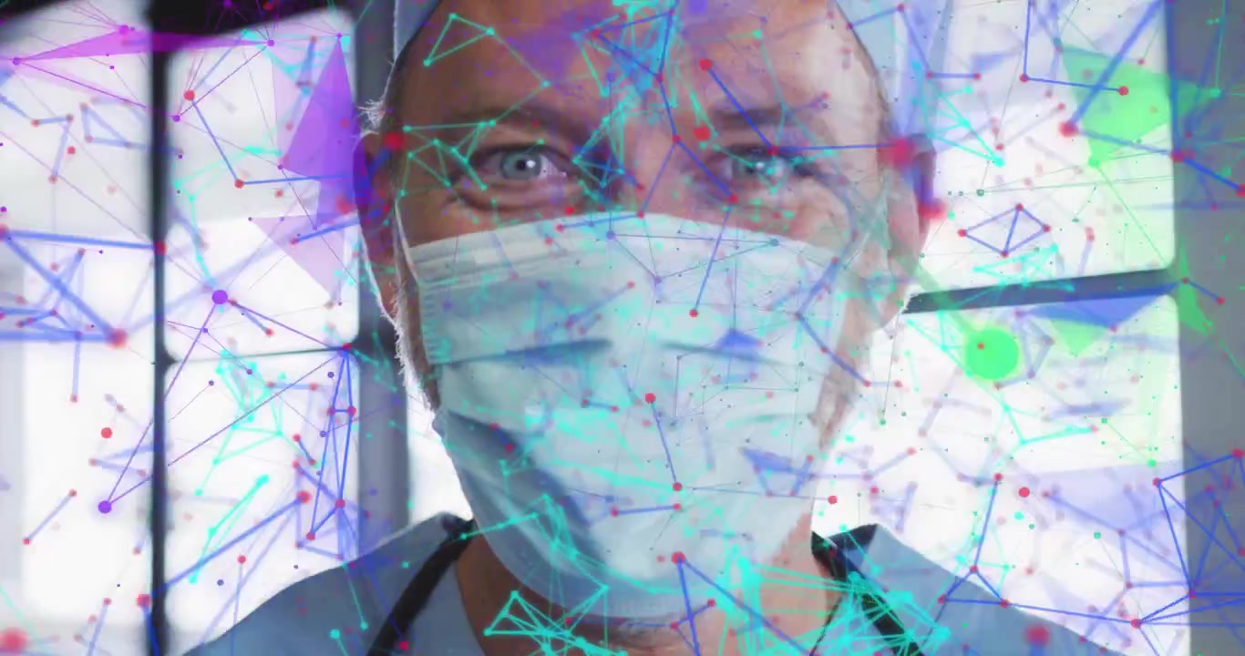 Medico uomo che guarda l'obiettivo mentre la telecamera si allontana, rivelando il viso con nodi che scorrono, mostrando dati medici.