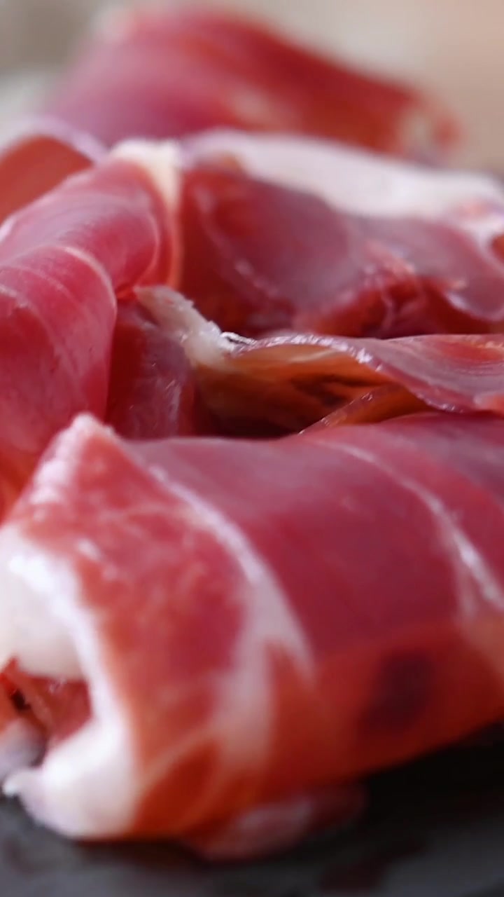 Fette di prosciutto Serrano spagnolo