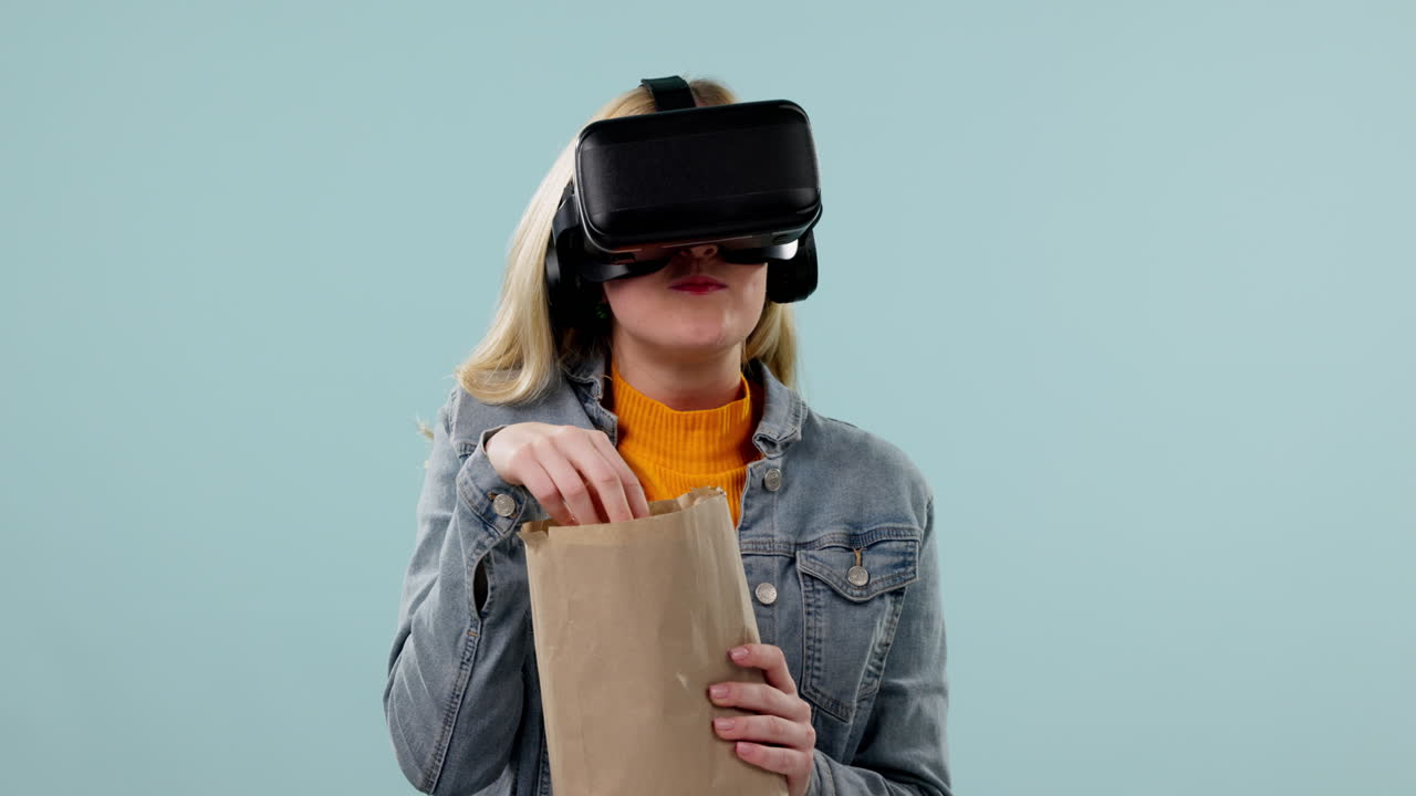 palomitas de maíz, vr o mujer en el estudio para la película