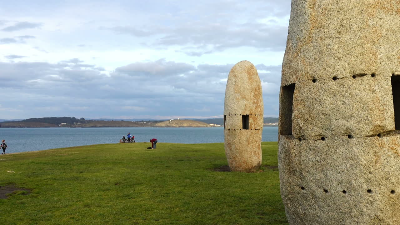 Parco dei menhir a Campo de la Rata. La Coruña, Spagna. Riprese in movimento