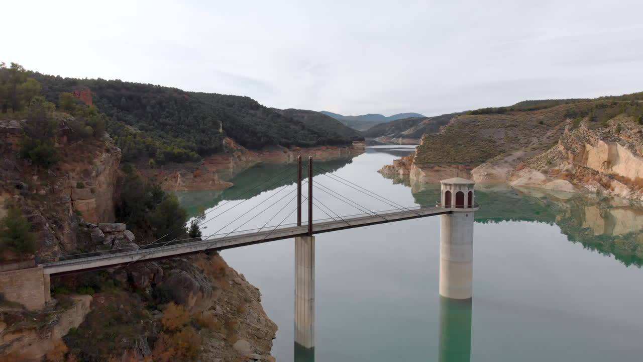 drone épico disparó sobre el embalse de energía hidroeléctrica francisco abellan españa