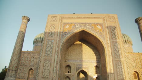 Registan-Samarkand-Stadt-Usbekistan-Sherdor-Medresse-Islamische-Architektur-2-Von-38-Sonnenuntergang