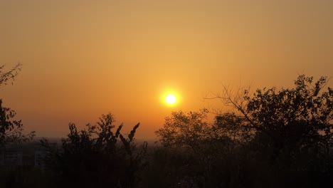 Sonnenuntergang-über-Plovdiv,-Bulgarien,-Von-Sahat-Tepe-Aus-Gesehen