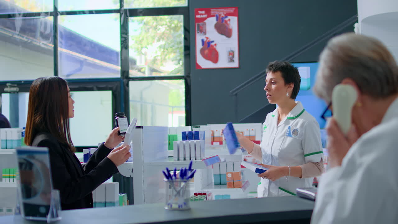 클라이언트 가 약사 에게 약 을 요청 한다