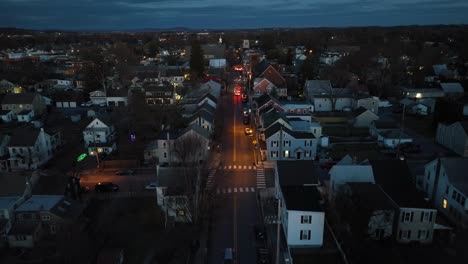 Pequeña-Ciudad-Americana-En-La-Noche