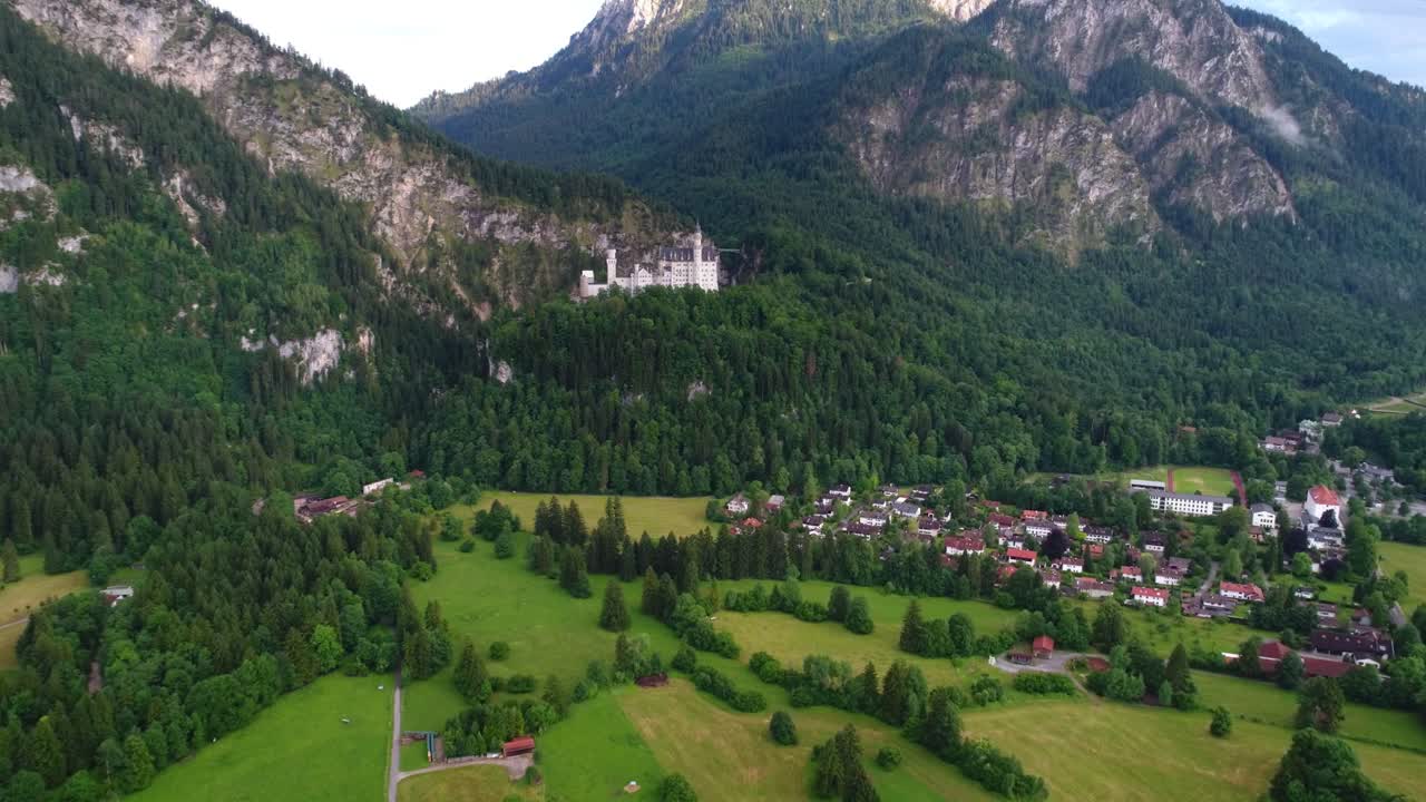 Castello di Neuschwanstein Alpi Bavaresi Germania