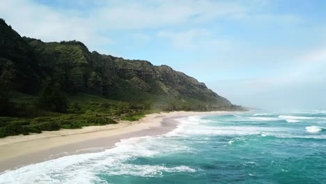 hawaii - the north shore and its beach and mountains