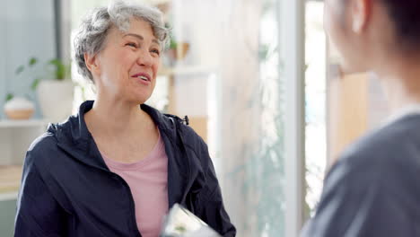 물리치료, 어깨 및 고령 여성