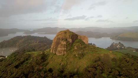 St.-Pauls-Rock,-Wunderschöner-Aussichtspunkt-In-Whangaroa