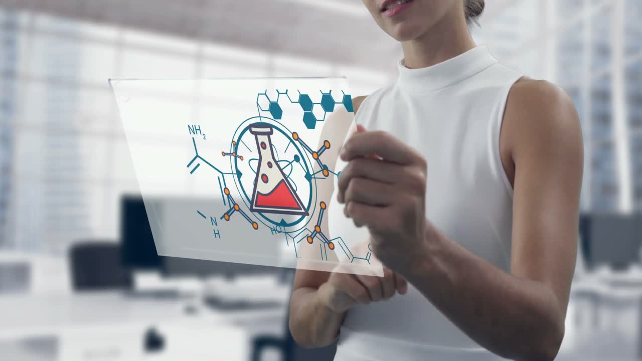 mujer usando una pantalla digital