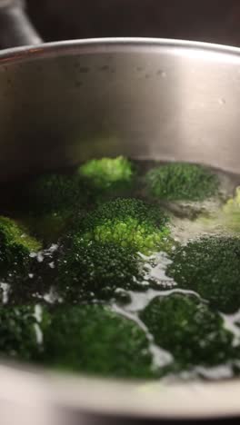 boiling broccoli