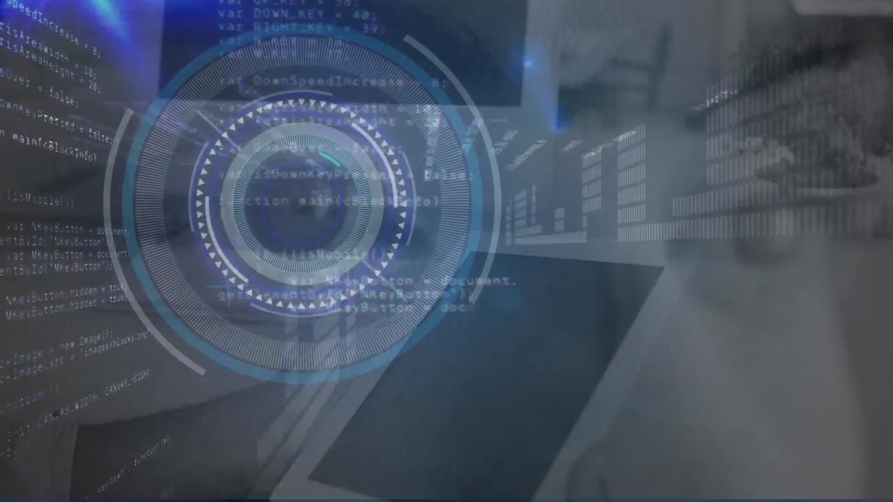 animación del procesamiento de datos y enfoque en las computadoras en la oficina