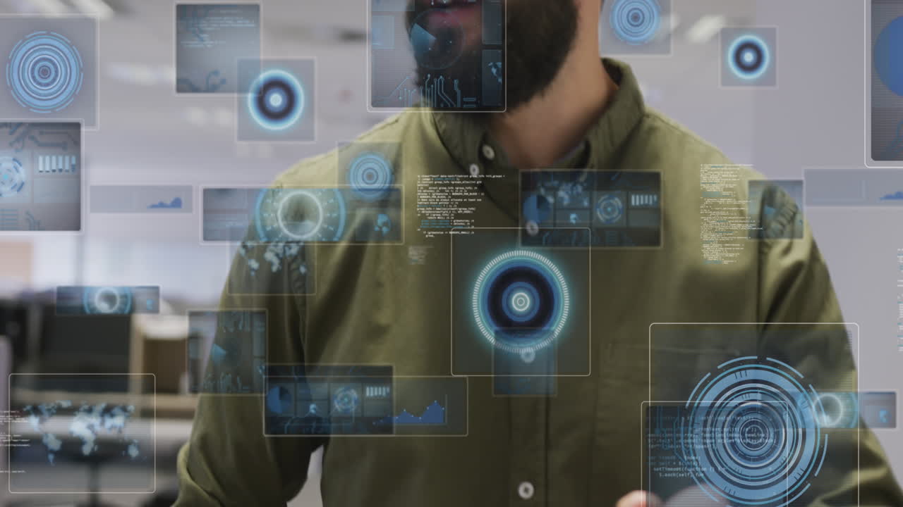 animación de procesamiento de datos con escaneo de alcance sobre hombre de negocios caucásico trabajando en la oficina.
