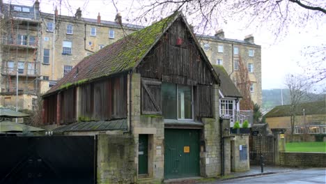 An-old-onverted-barn-on-the-banks-of-the-River-Avon,-in-the-charming-city-of-Bath,-in-the-English-West-Country