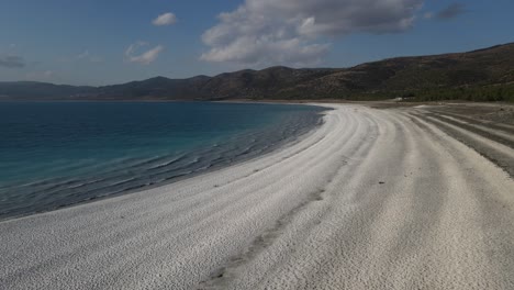 el lago de la playa blanca
