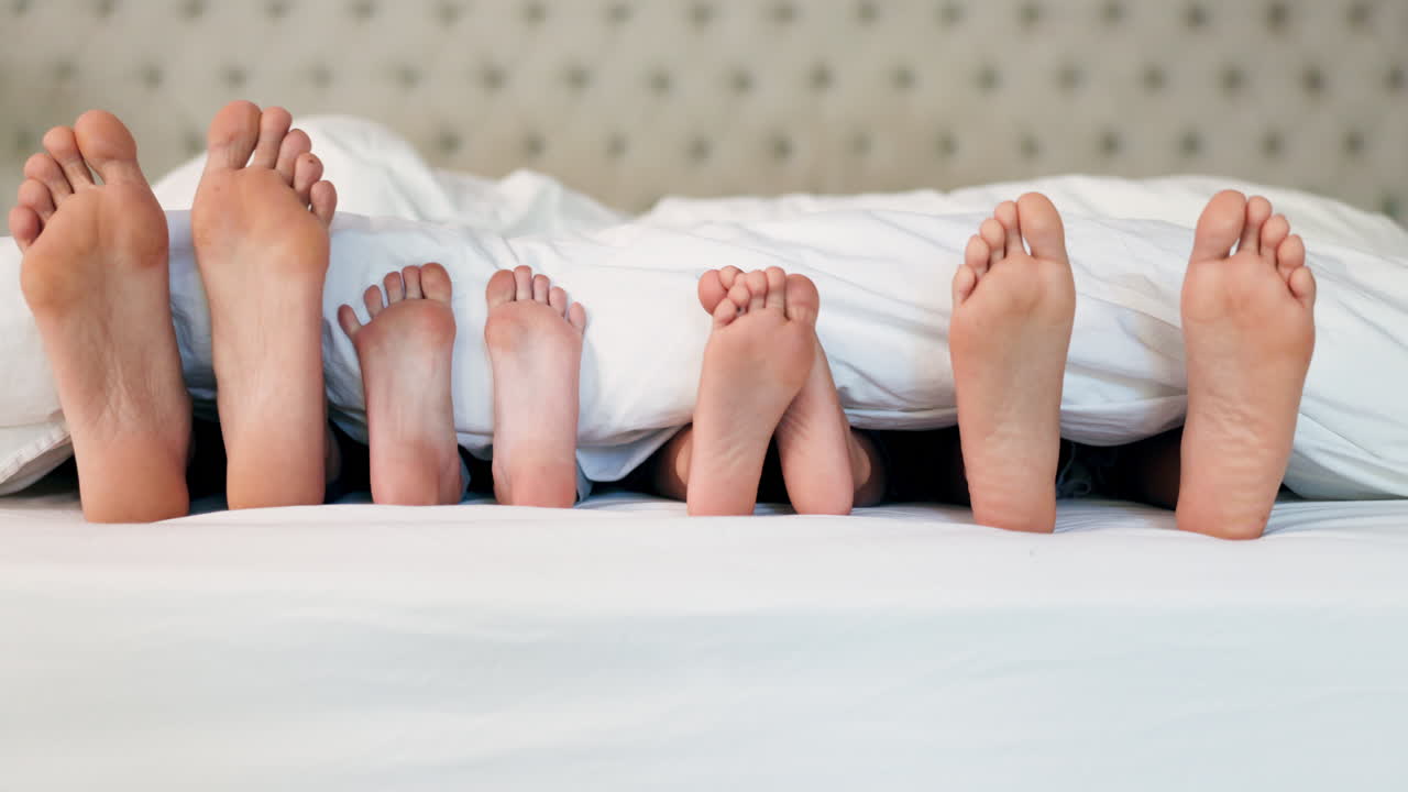 침대, 발과 아침에 가족