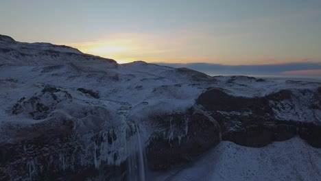 Seljalandsfoss-En-Pleno-Invierno