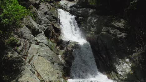 Cascadas-De-Salto-Jima,-Bonao.-República-Dominicana.-Antena-Hacia-Atrás