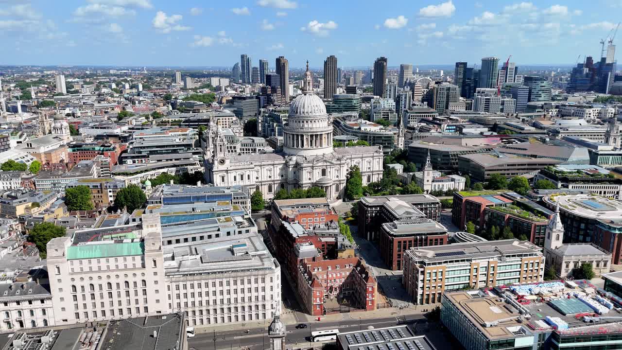 Aerial drone flyover of London, gliding towards St Paul’s Cathedral. Stunning skyline views, iconic architecture, and historic landmarks captured in cinematic 4K footage