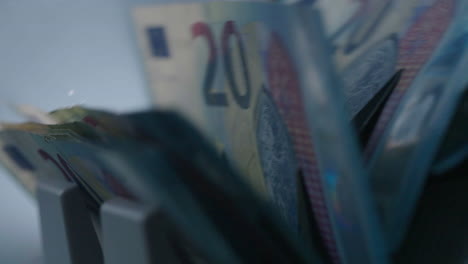 stapel eurobankbiljetten
