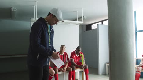 jugadores de hockey preparándose antes de un juego