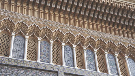 fez, prächtige tore des königlichen palastes in der historischen stadt marokko