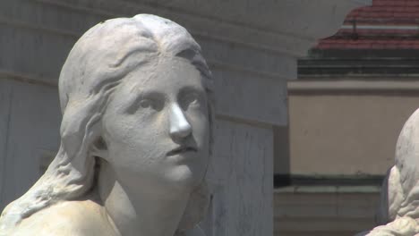 Close-up-of-Schiller-Monument-at-Gendarmenmarkt,-Schiller-Denkmal,-Berlin,-Germany-1