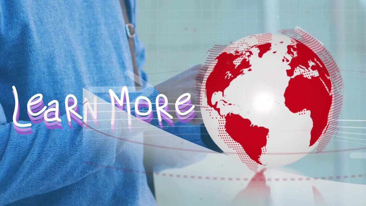 Animation de texte "en savoir plus" et globe au-dessus de mains utilisant un smartphone