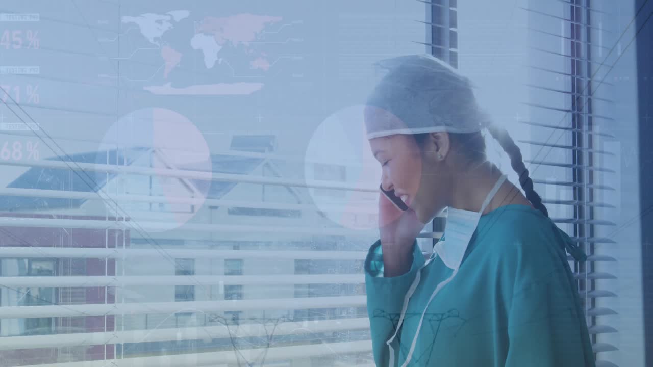 二人種の女性医者のデータ処理のアニメーション