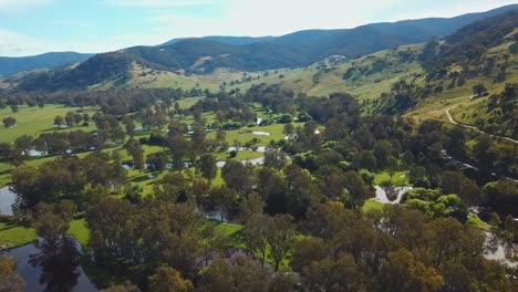 Vista-Aérea-Río-Arriba-Sobre-Billabongs-En-La-Llanura-Aluvial-Del-Río-Mitta-Mitta-En-Pigs-Point-Cerca-De-Tallangatta-Sur,-En-El-Noreste-De-Victoria,-Australia