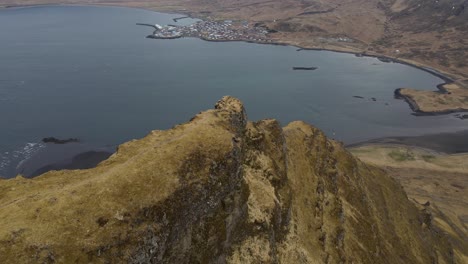 Islandia-Kirkjufell-Imágenes-Aéreas-De-Drones