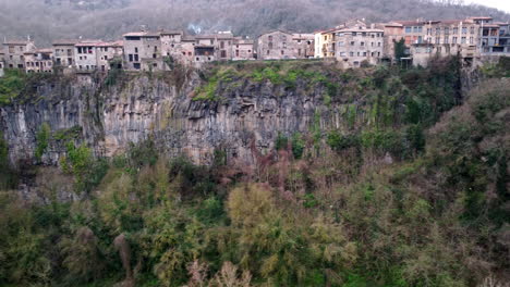 Aerial-view-of-the-village-of-San-Felíude-Guixols-in-Catalonia,-Spain