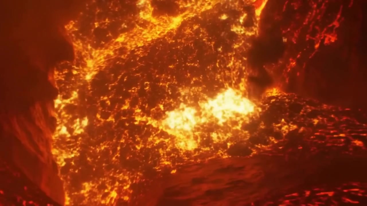 Pulsierender geschmolzener Lavapool bricht aus berstenden Gastaschen in einem Vulkanschlot aus, fließende Lava speist.