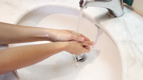 sequential steps of thorough hand washing routine