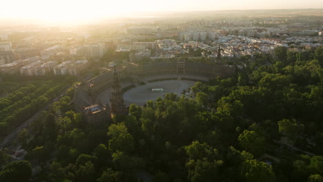 Atemberaubendes-Historisches-Wahrzeichen-Der-Plaza-De-Espana-Bei-Sonnenaufgang-In-Sevilla,-Spanien