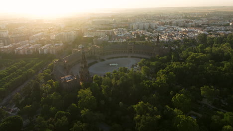 impresionante hito histórico de la plaza de españa al amanecer en sevilla, españa