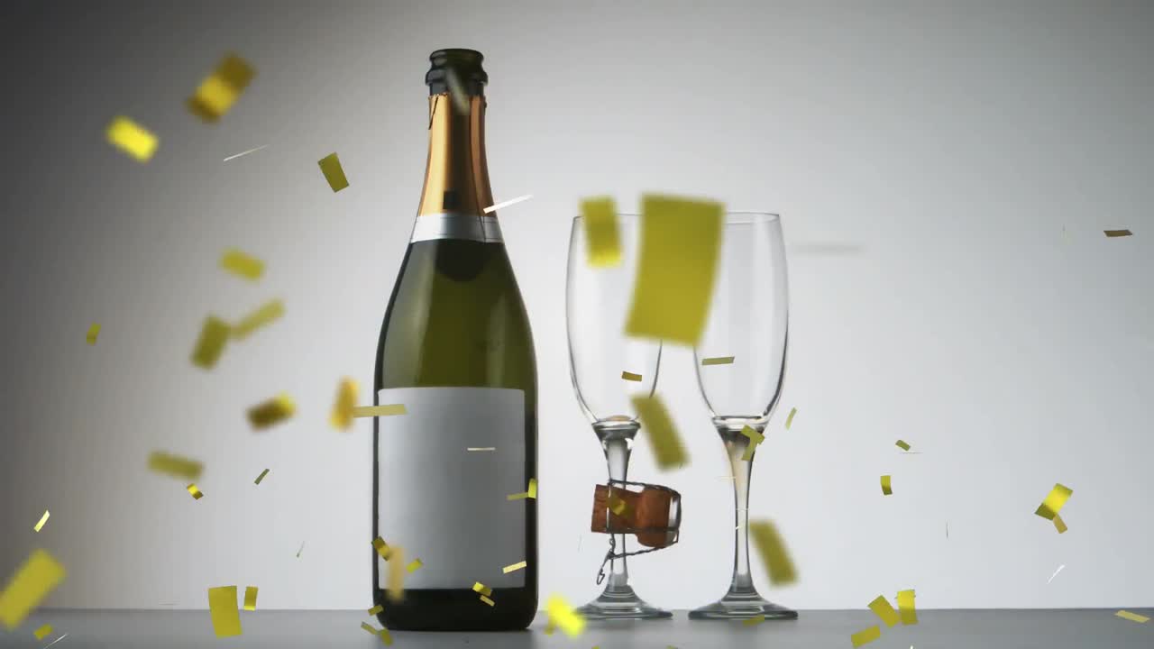 Bottiglia di champagne e bicchieri