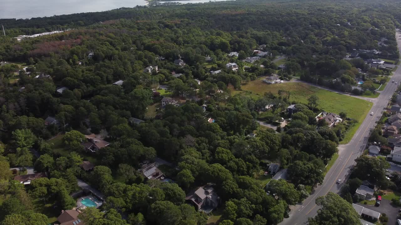 Zona residenziale intorno alla baia di Shinnecock a Long Island, New York