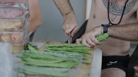 preparing fresh green beans