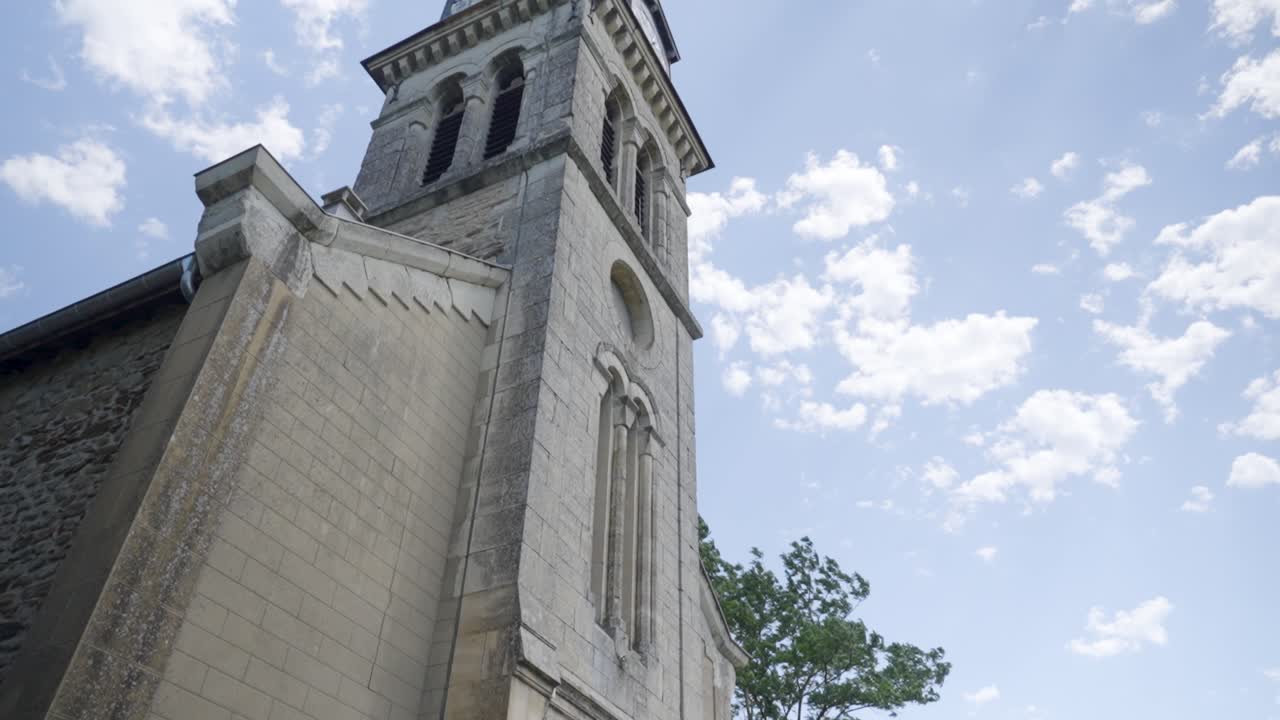 프랑스 남동부 이세르 지방에 있는 성 피에르 성당 (saint-pierre-saint-just-chaleyssin)