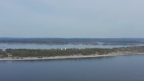 Leuchtturm-In-Norwegen-Auf-Der-Insel-Jomfruland