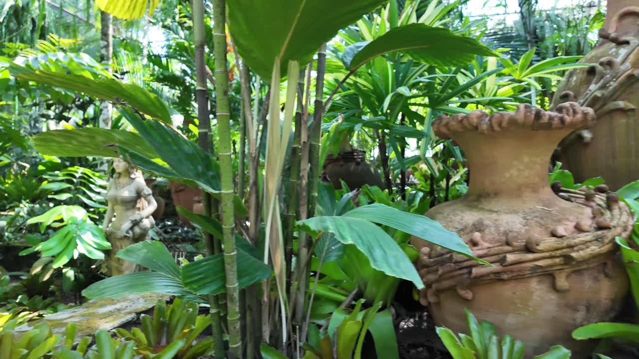 Pattaya Thailand Nong Nooch Botanical Garden nature tropical buddhist statue