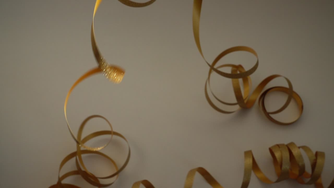 The fall of the serpentine. Slow motion