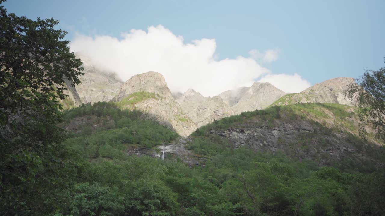 낮에 노르웨이의 카탐마렌 정상까지의 트레일에서 보기 - 와이드 샷