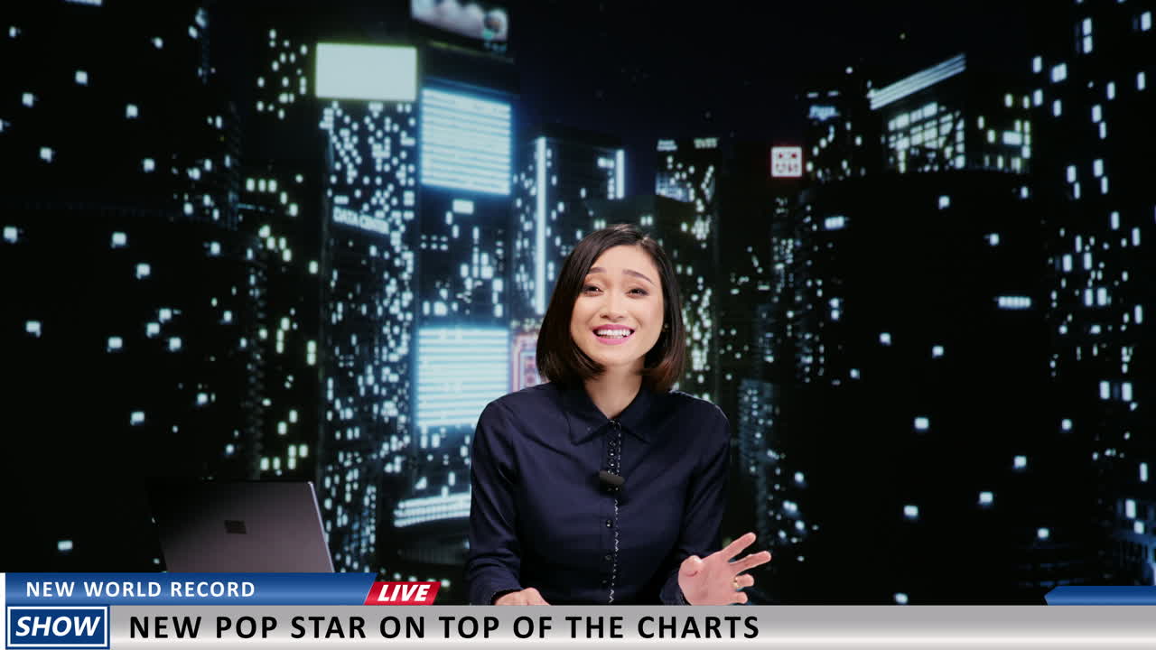 토크쇼 진행자가 새로운 팝스타를 소개합니다.