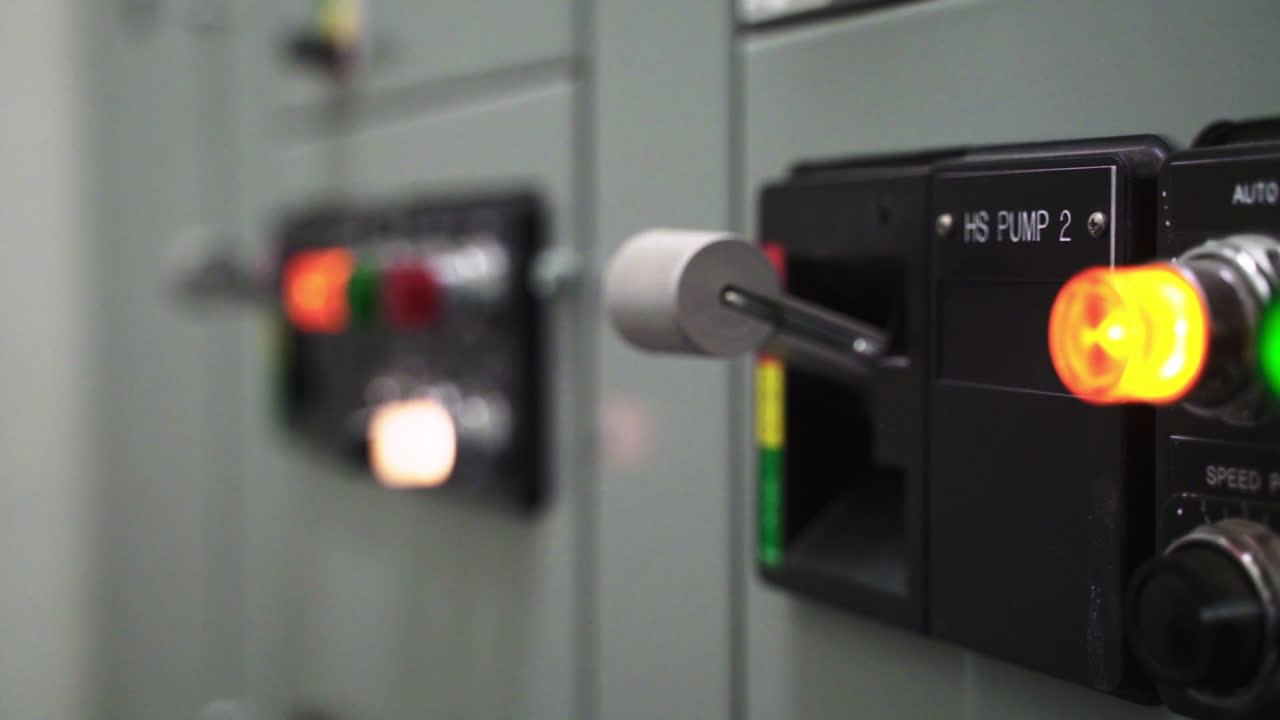 disparo de paneles de disyuntores en la subestación eléctrica