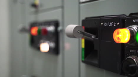 disparo de paneles de disyuntores en la subestación eléctrica