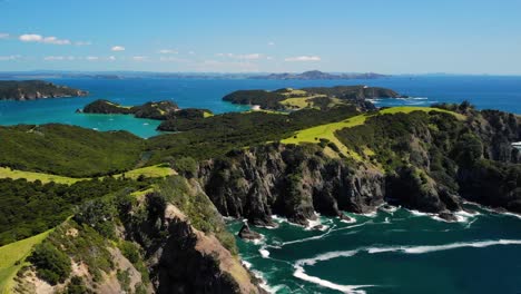 Dramatic-cliffs-in-Urupukapuka-Island-aerial-orbit